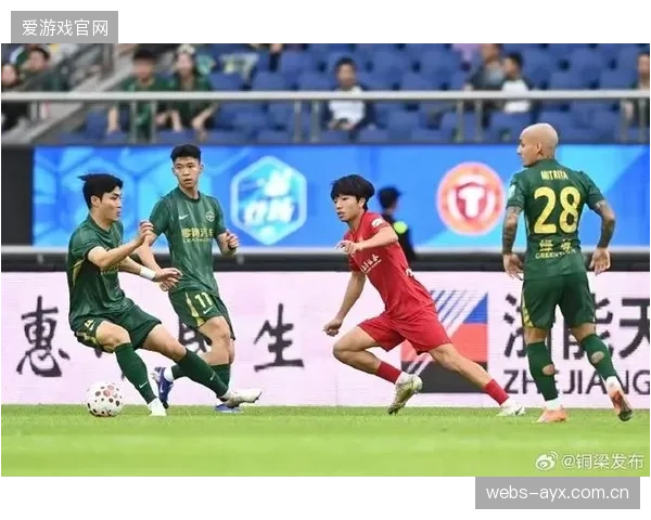 升班马青岛西海岸韧性十足但欠缺制胜能力,替补阵容难改变战局。 升班马青岛西海岸韧性十足但欠缺制胜能力,替补阵容难改变战局。